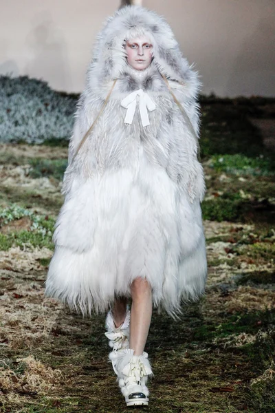 Look 12